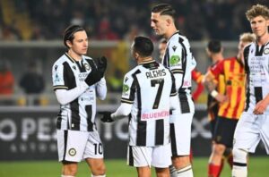 Tiền đạo Udinese bị đồng đội tẩy chay sau khi tự ý thực hiện phạt đền thành công