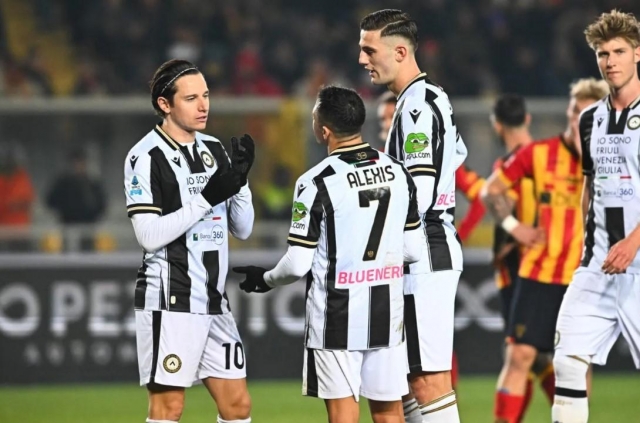 Tiền đạo Udinese bị đồng đội tẩy chay sau khi tự ý thực hiện phạt đền thành công