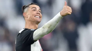 Ronaldo Tỏa Sáng Giúp Juventus Thắng Cagliari 3-1