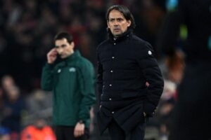 Cả hai HLV đua vô địch Serie A đều bị cấm chỉ đạo trận quyết định